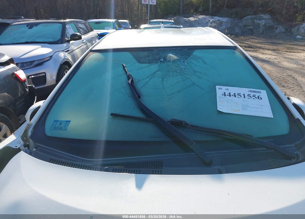 2015 TOYOTA PRIUS C TWO VIN: JTDKDTB38F1102039