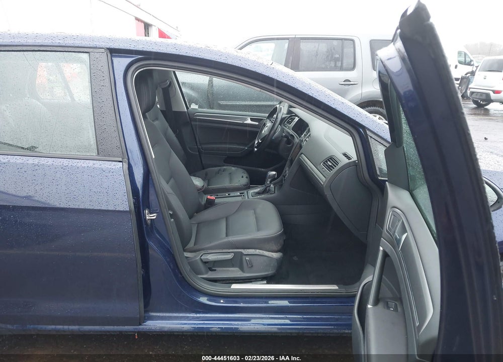 2019 VOLKSWAGEN E-GOLF SEL PREMIUM VIN: WVWPR7AU9KW911250