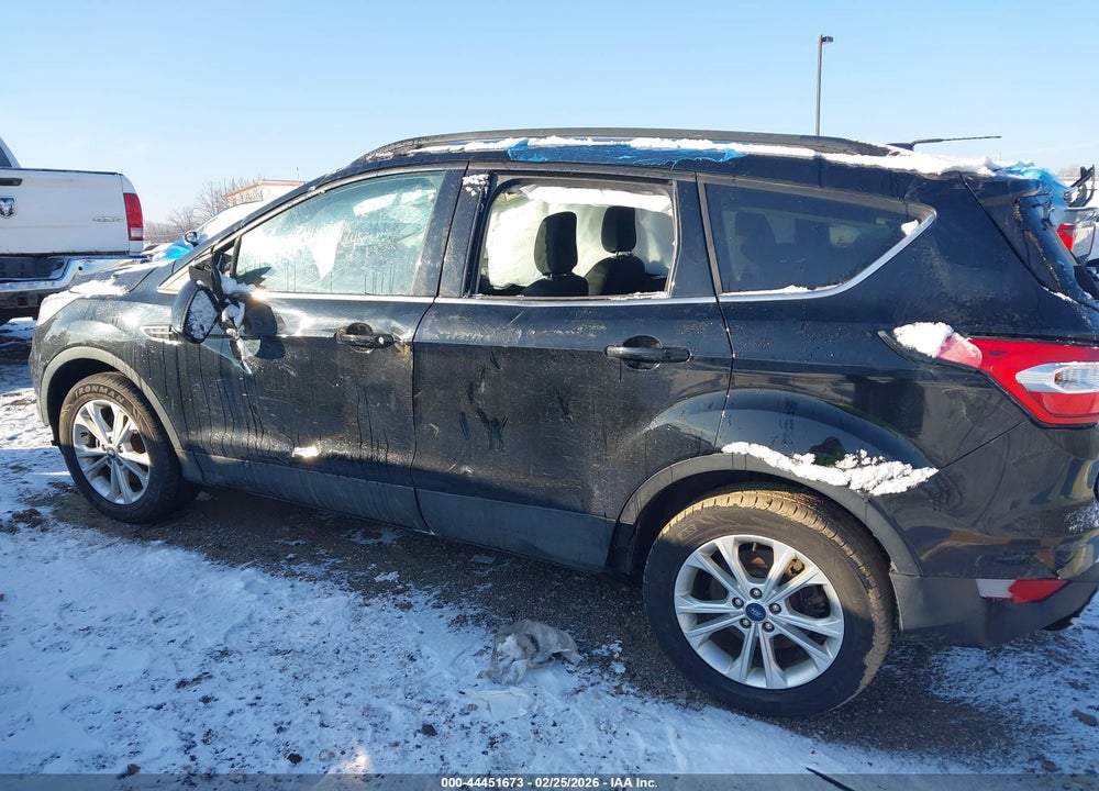 2018 FORD ESCAPE SE VIN: 1FMCU9GD7JUC90225
