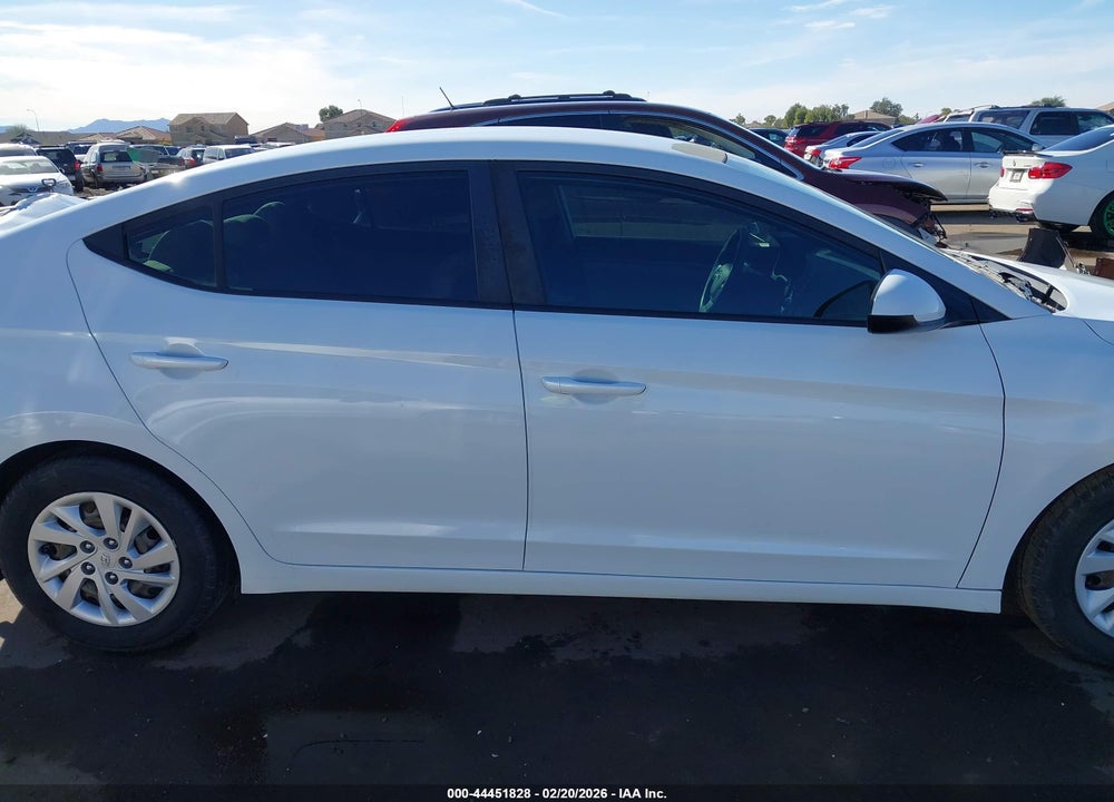 2018 HYUNDAI ELANTRA SE VIN: 5NPD74LF9JH276654