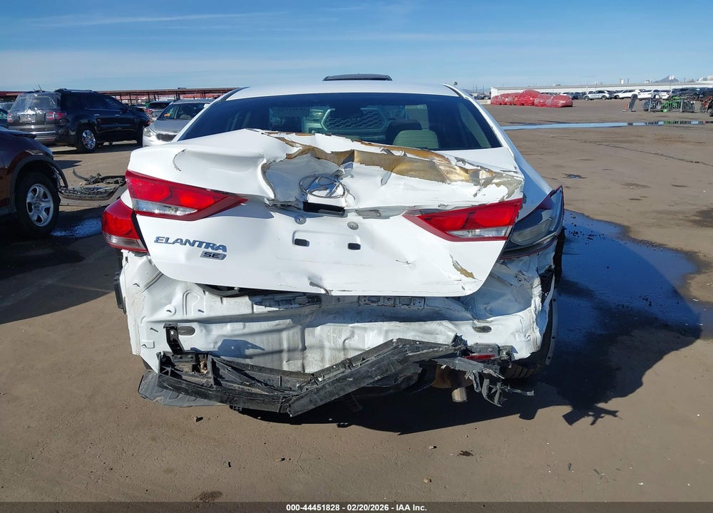 2018 HYUNDAI ELANTRA SE VIN: 5NPD74LF9JH276654