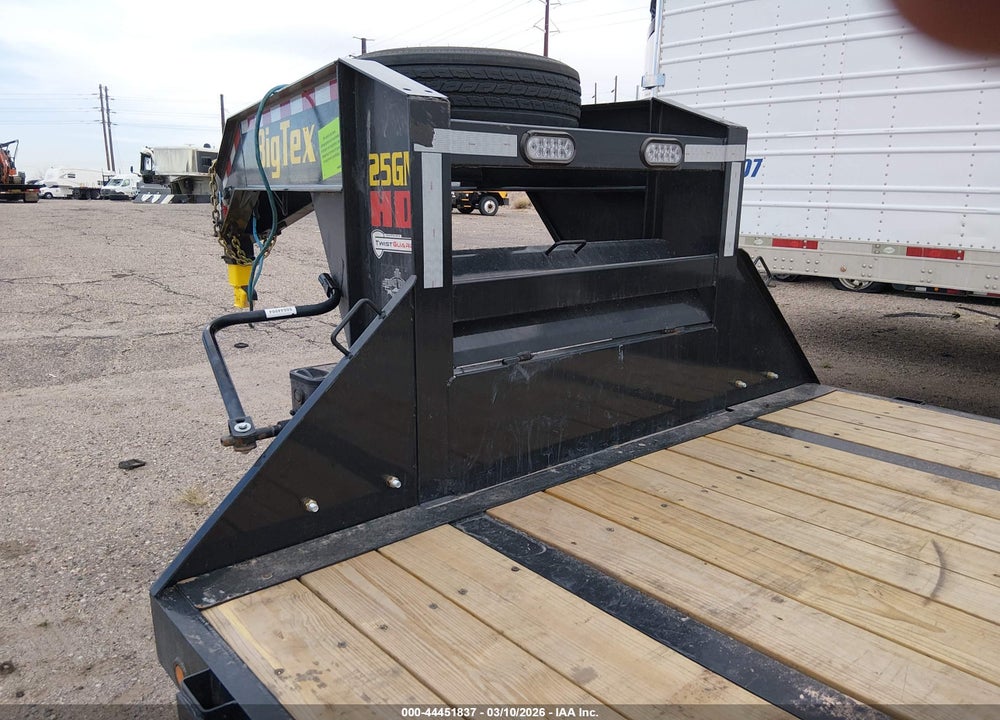 2026 BIG TEX TRAILER CO INC FLATBED GOOSENECK TRAILER VIN: 16V3F4827T6453580