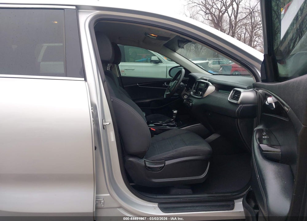 2020 KIA SORENTO 3.3L LX VIN: 5XYPG4A54LG612924