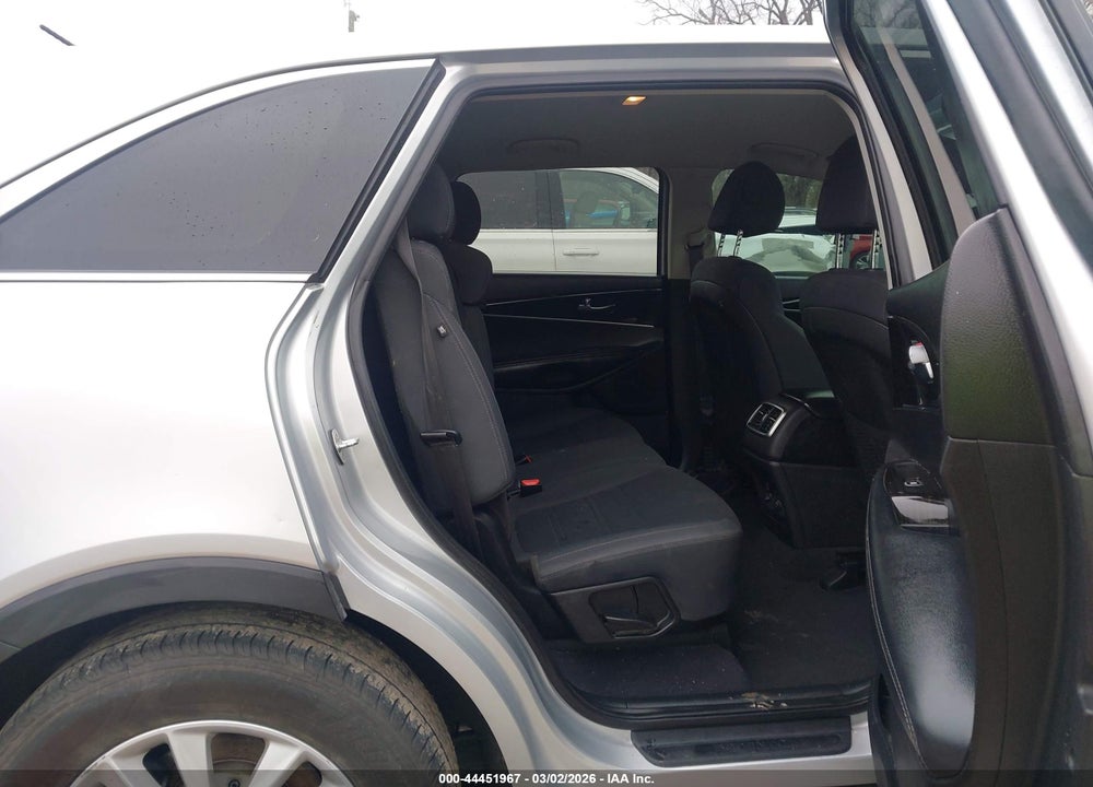 2020 KIA SORENTO 3.3L LX VIN: 5XYPG4A54LG612924