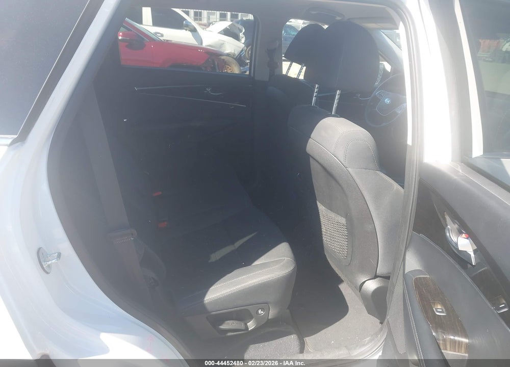 2020 KIA SORENTO 2.4L L VIN: 5XYPG4A31LG671525