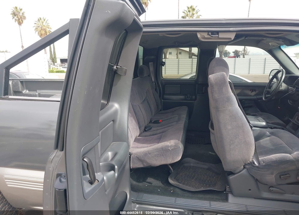 2001 CHEVROLET SILVERADO 1500 LS VIN: 2GCEK19T011340127