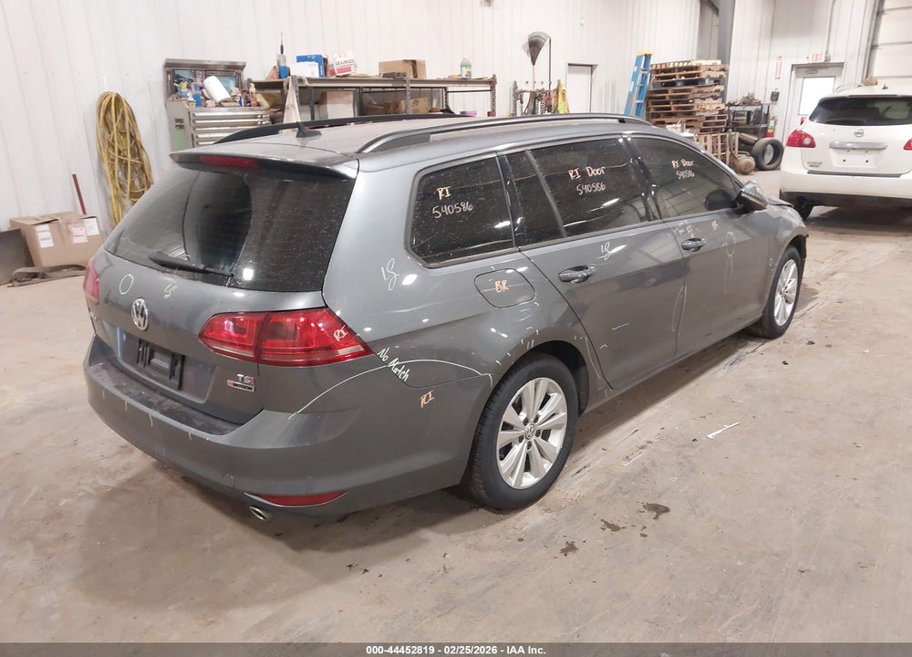 2017 VOLKSWAGEN GOLF SPORTWAGEN TSI S VIN: 3VW017AU0HM518638