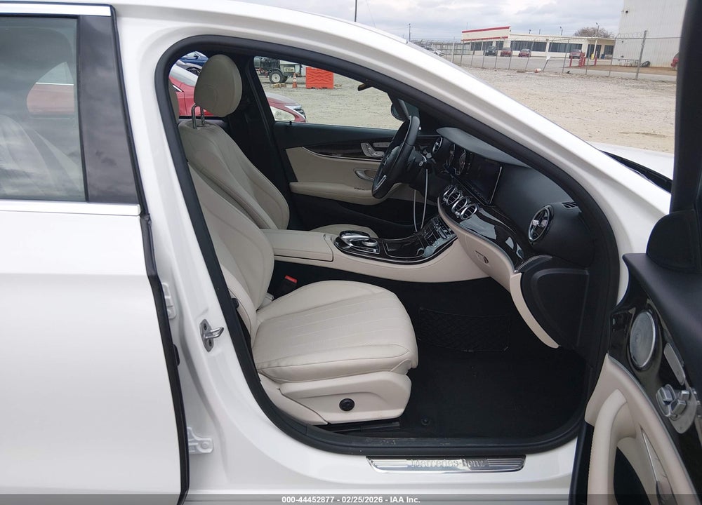 2019 MERCEDES-BENZ E 300 VIN: WDDZF4JB3KA525229