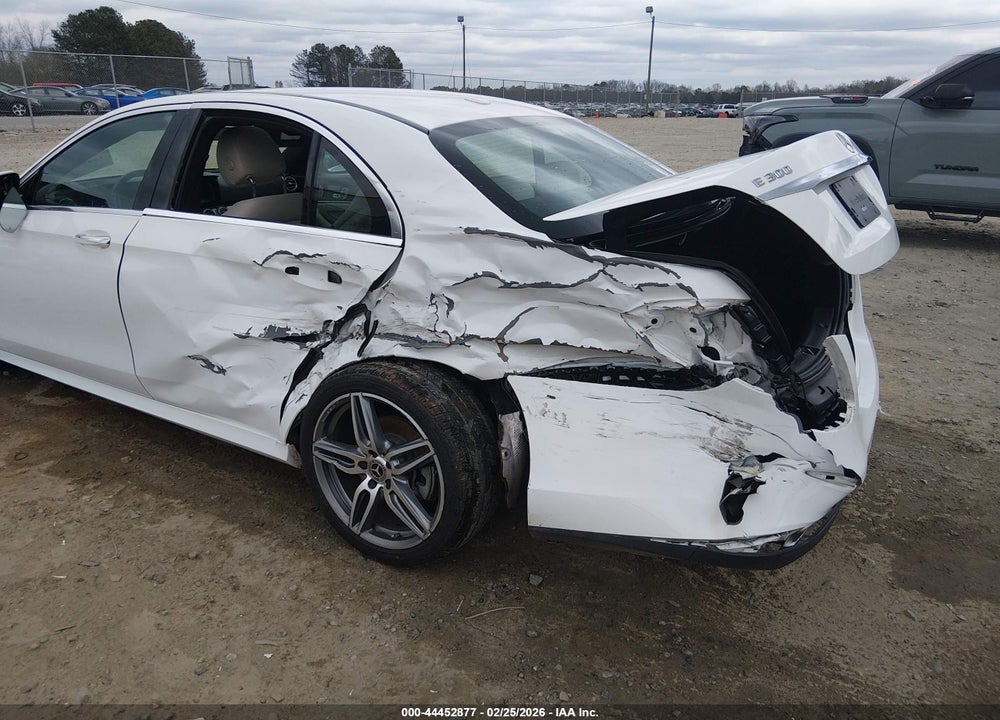 2019 MERCEDES-BENZ E 300 VIN: WDDZF4JB3KA525229