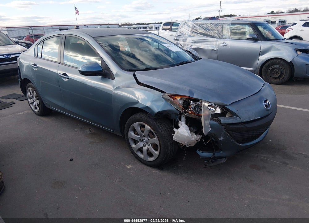 2011 MAZDA 3 I SPORT VIN: JM1BL1UG0B1470085