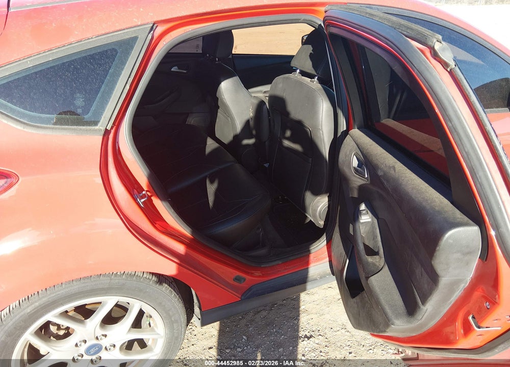 2015 FORD FOCUS SE VIN: 1FADP3K28FL326512