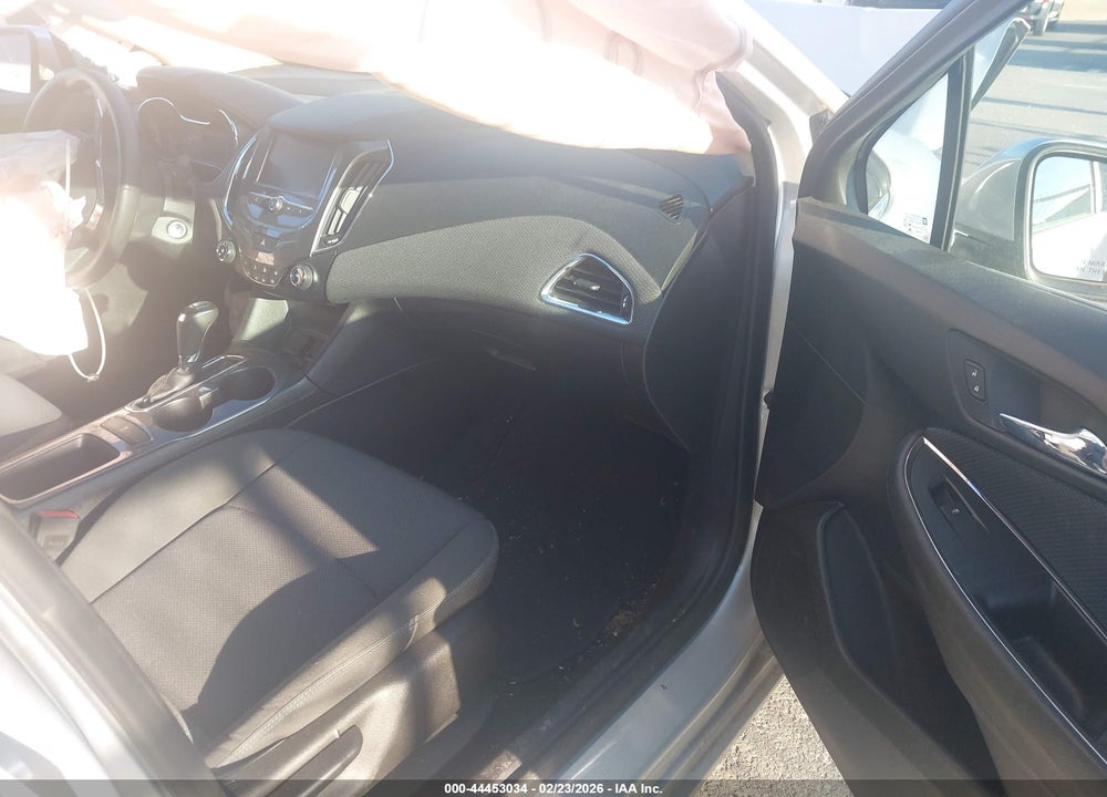 2018 CHEVROLET CRUZE LT AUTO VIN: 1G1BE5SM7J7197130