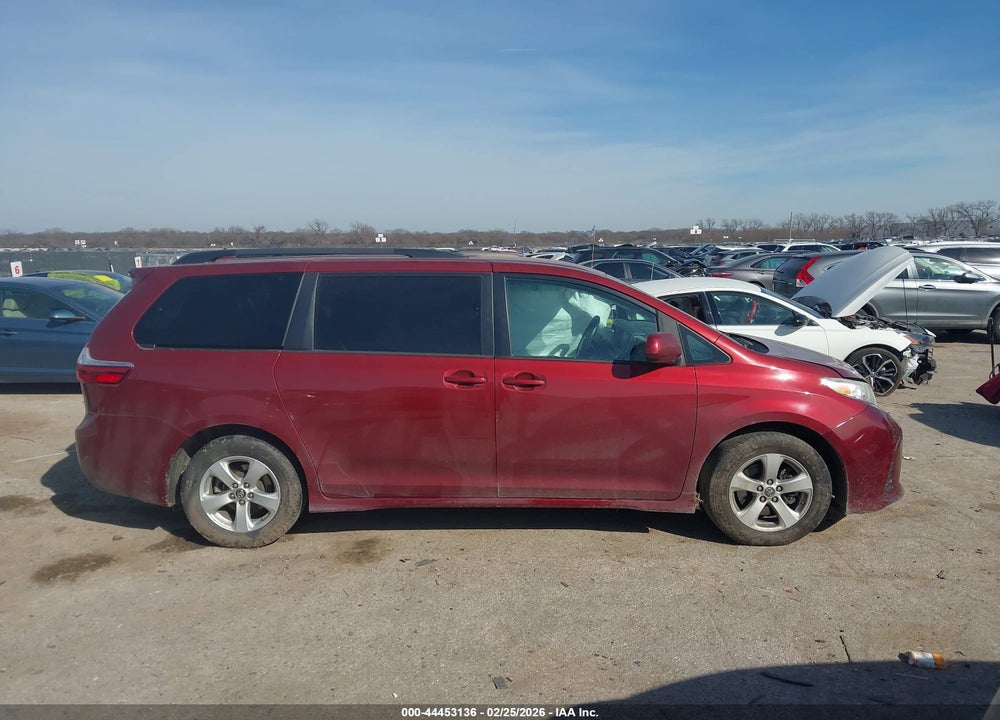 2019 TOYOTA SIENNA LE 8 PASSENGER VIN: 5TDKZ3DCXKS985816