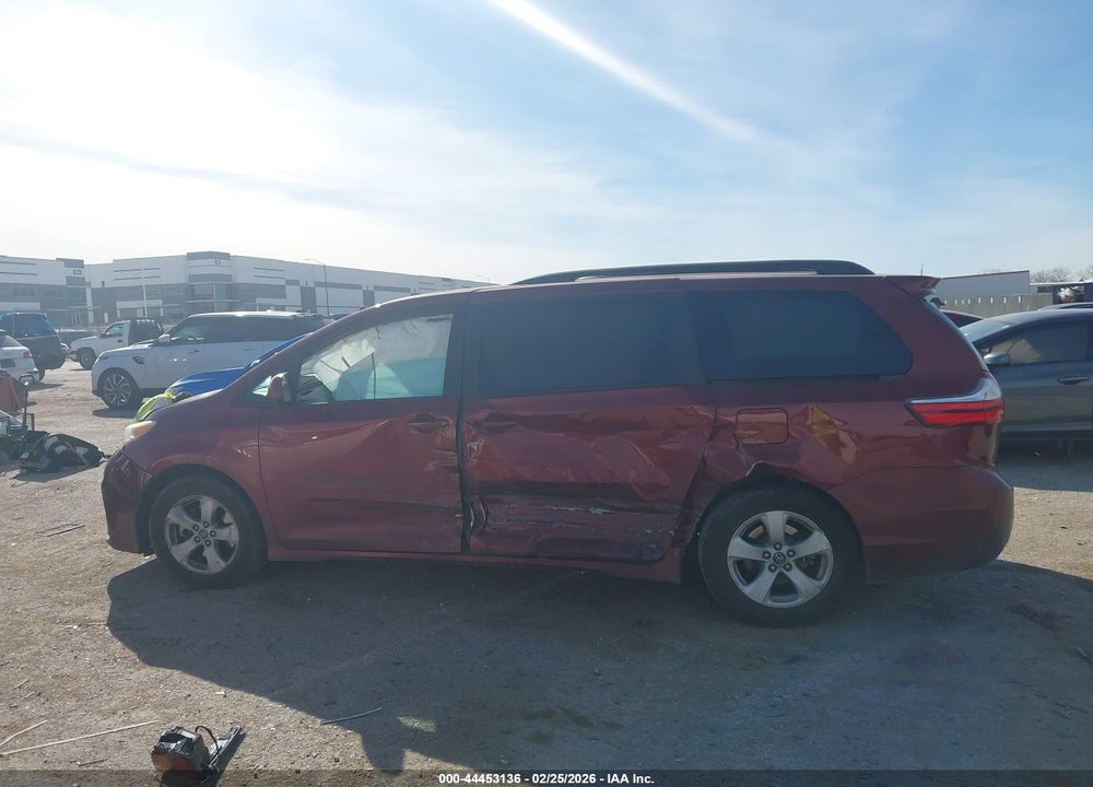 2019 TOYOTA SIENNA LE 8 PASSENGER VIN: 5TDKZ3DCXKS985816
