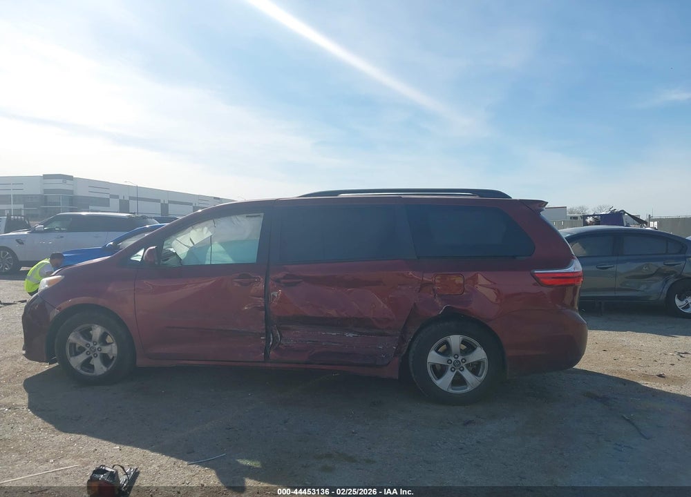 2019 TOYOTA SIENNA LE 8 PASSENGER VIN: 5TDKZ3DCXKS985816