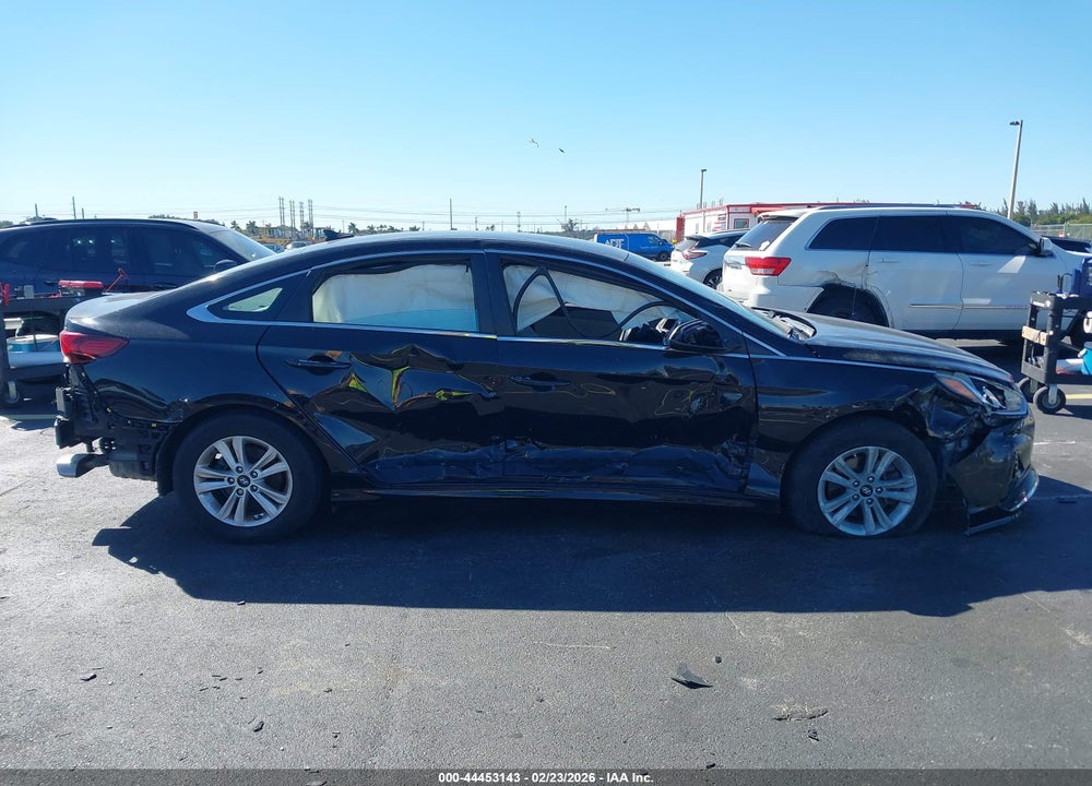 2018 HYUNDAI SONATA SE VIN: 5NPE24AF1JH682420