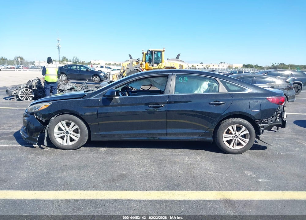2018 HYUNDAI SONATA SE VIN: 5NPE24AF1JH682420
