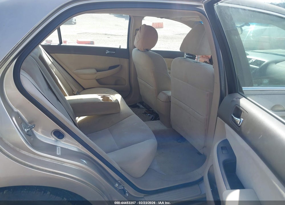 2004 HONDA ACCORD 2.4 LX VIN: 3HGCM56384G700982