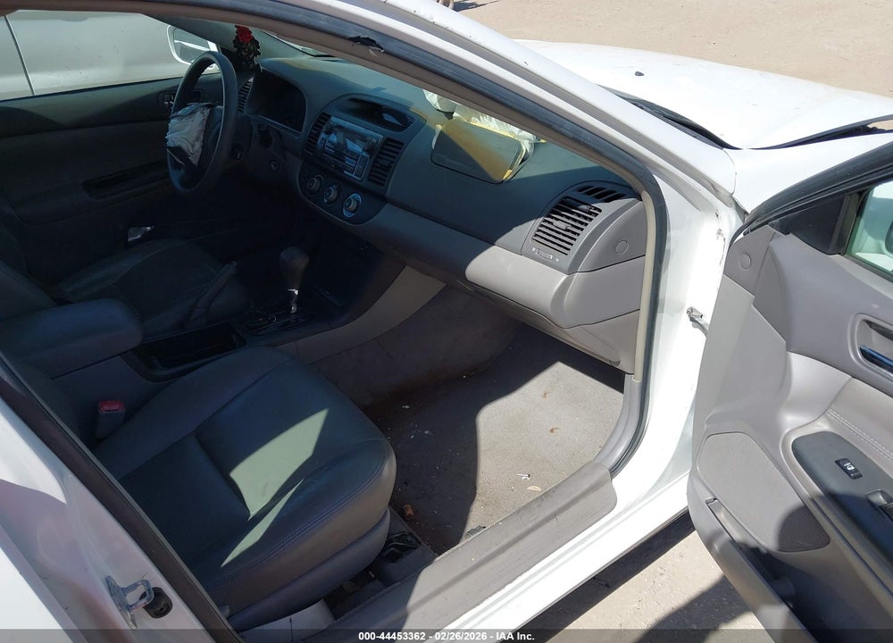 2005 TOYOTA CAMRY LE VIN: 4T1BE32K75U618227