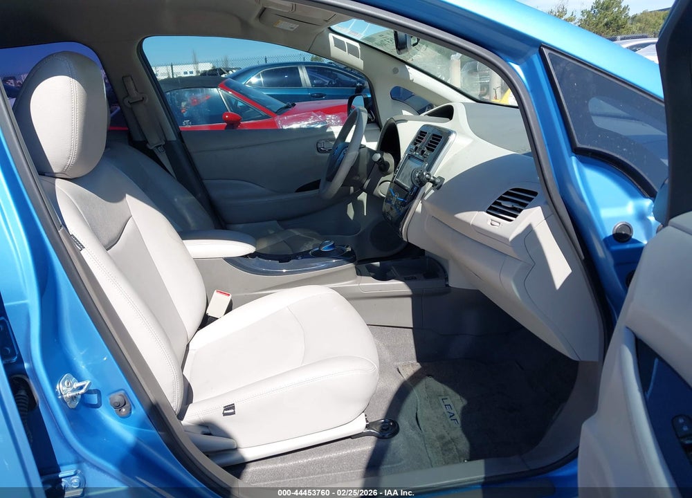 2012 NISSAN LEAF SL VIN: JN1AZ0CP4CT020437
