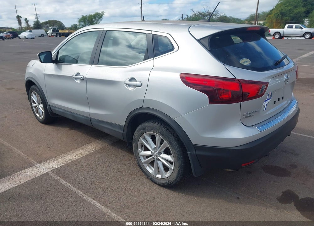 2017 NISSAN ROGUE SPORT S VIN: JN1BJ1CP8HW018021