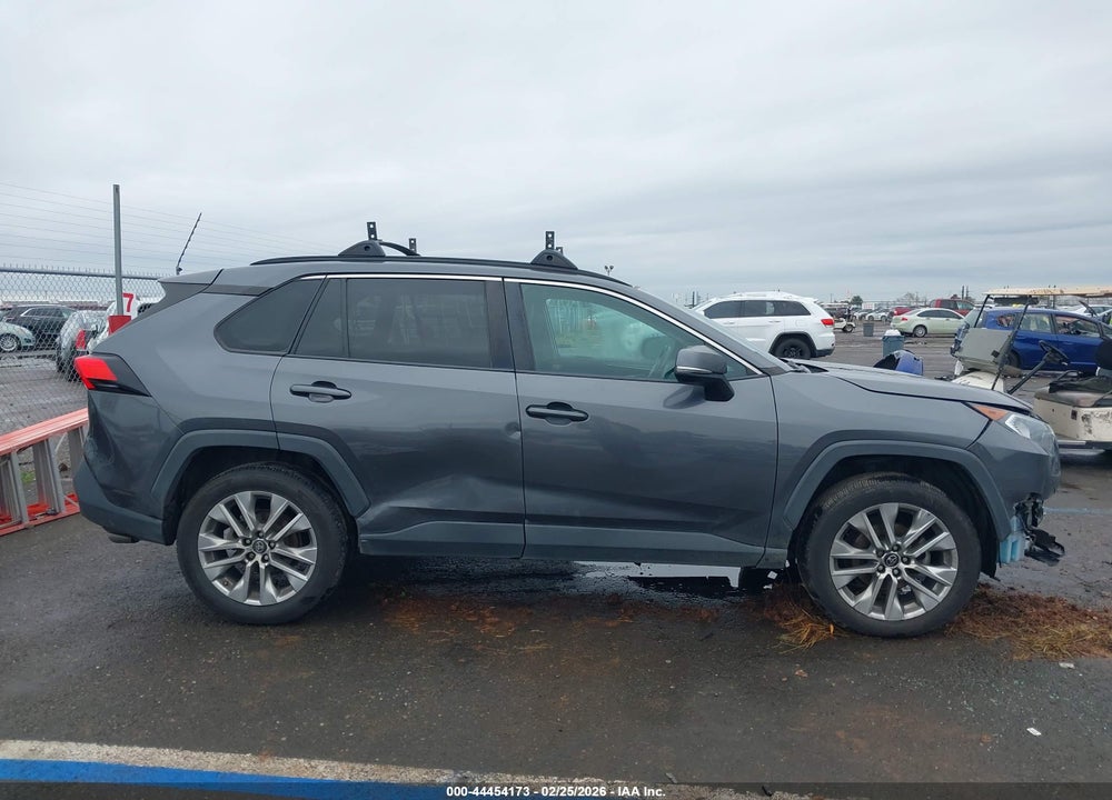 2020 TOYOTA RAV4 XLE PREMIUM VIN: 2T3C1RFV4LC067431