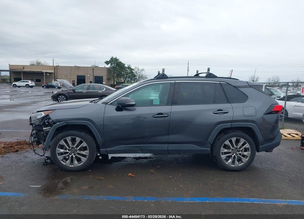 2020 TOYOTA RAV4 XLE PREMIUM VIN: 2T3C1RFV4LC067431