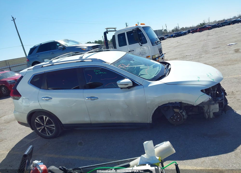 2020 NISSAN ROGUE SV FWD VIN: 5N1AT2MT5LC734191