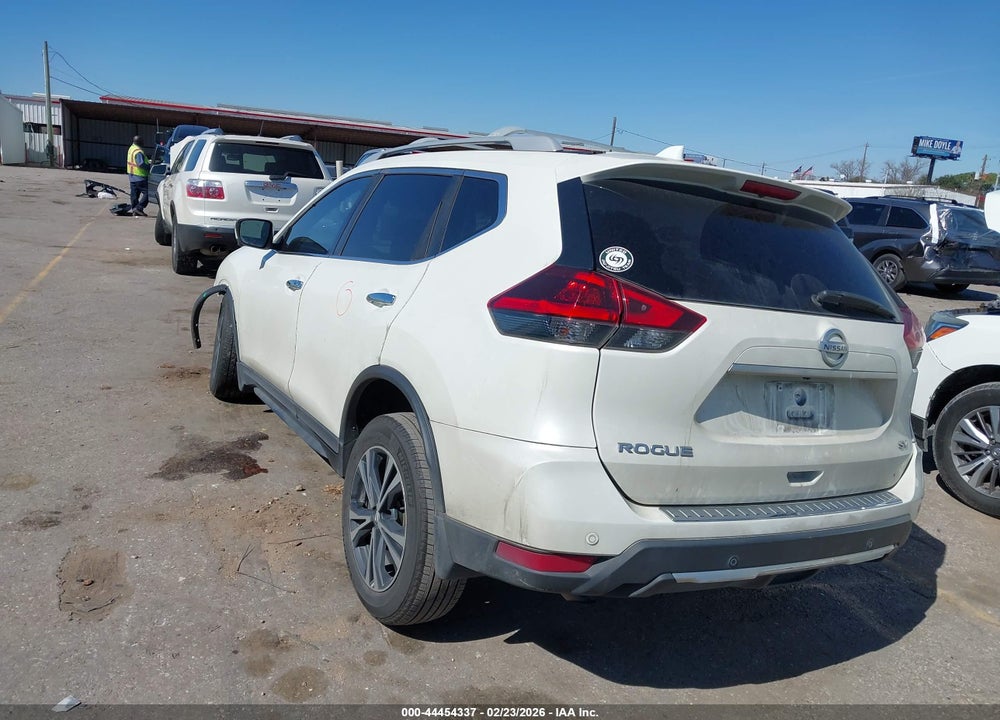 2020 NISSAN ROGUE SV FWD VIN: 5N1AT2MT5LC734191