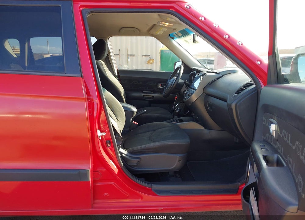 2012 KIA SOUL + VIN: KNDJT2A62C7438878