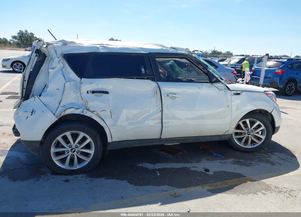 2019 KIA SOUL + VIN: KNDJP3A55K7918221
