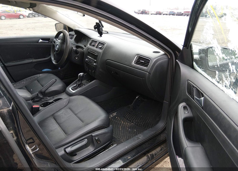 2014 VOLKSWAGEN JETTA 1.8T SE VIN: 3VWD17AJ7EM397769