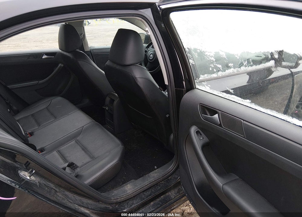 2014 VOLKSWAGEN JETTA 1.8T SE VIN: 3VWD17AJ7EM397769