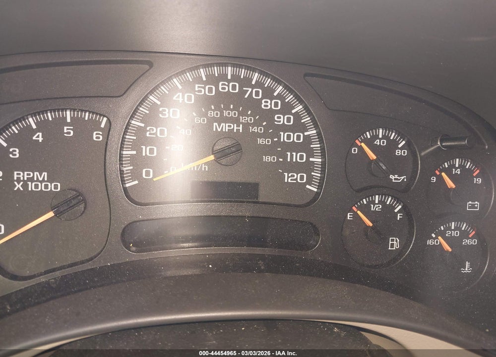 2005 CHEVROLET TAHOE LS VIN: 1GNEC13VX5J118124