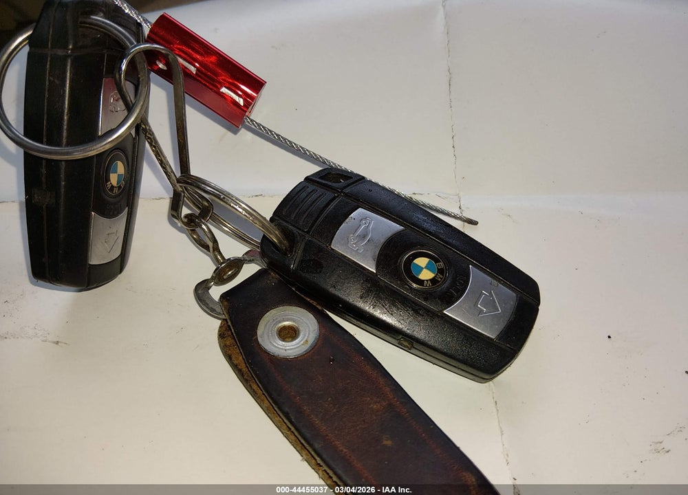 2006 BMW 330XI VIN: WBAVD33526KL52994