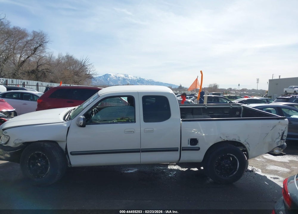 2000 TOYOTA TUNDRA SR5 V8 VIN: 5TBBT4419YS107057