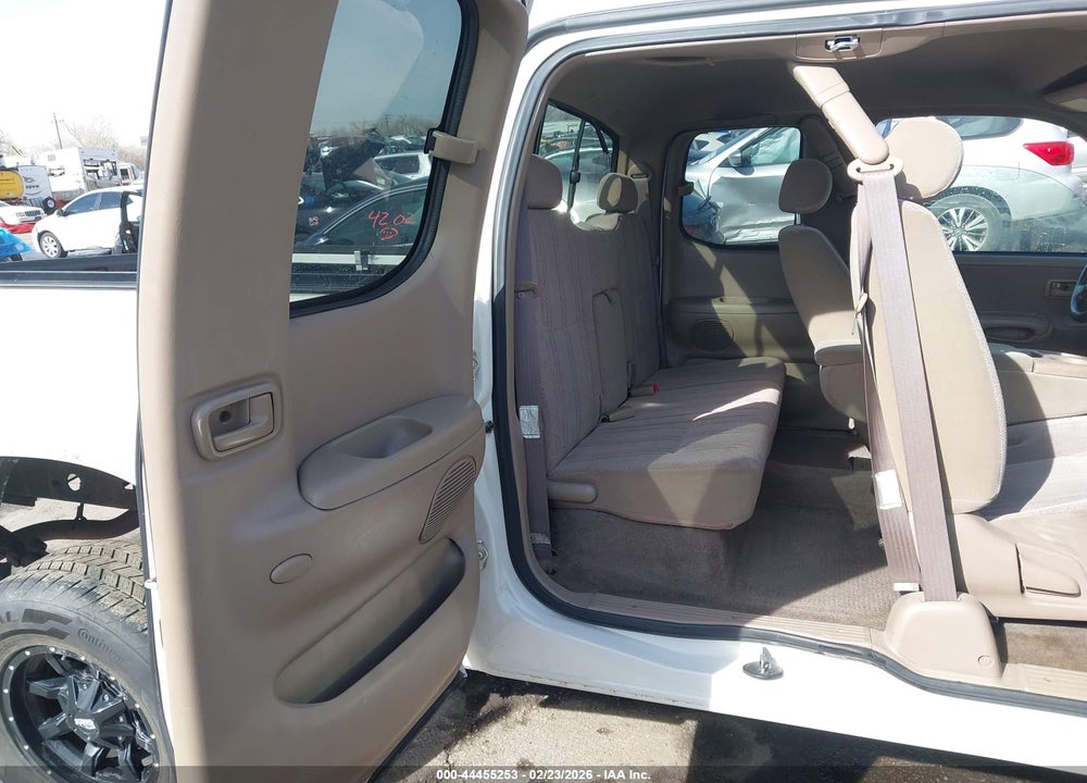 2000 TOYOTA TUNDRA SR5 V8 VIN: 5TBBT4419YS107057