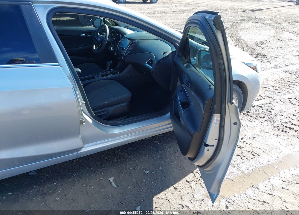 2018 CHEVROLET CRUZE LT AUTO VIN: 1G1BE5SM2J7199917