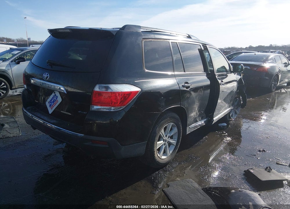 2013 TOYOTA HIGHLANDER BASE PLUS V6 VIN: 5TDBK3EHXDS259472