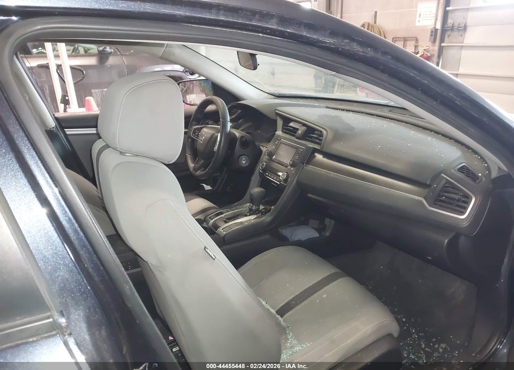 2019 HONDA CIVIC LX VIN: 19XFC2F63KE034582