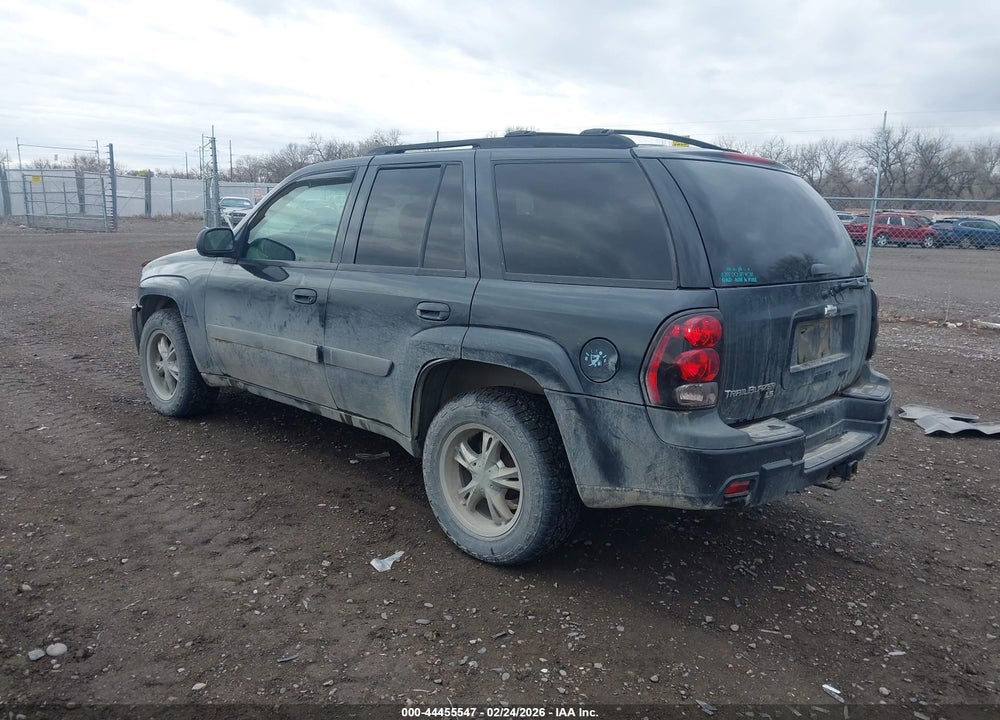 2005 CHEVROLET TRAILBLAZER LS VIN: 1GNDT13S452273165
