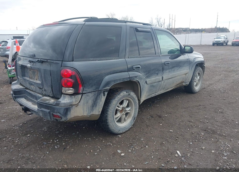 2005 CHEVROLET TRAILBLAZER LS VIN: 1GNDT13S452273165