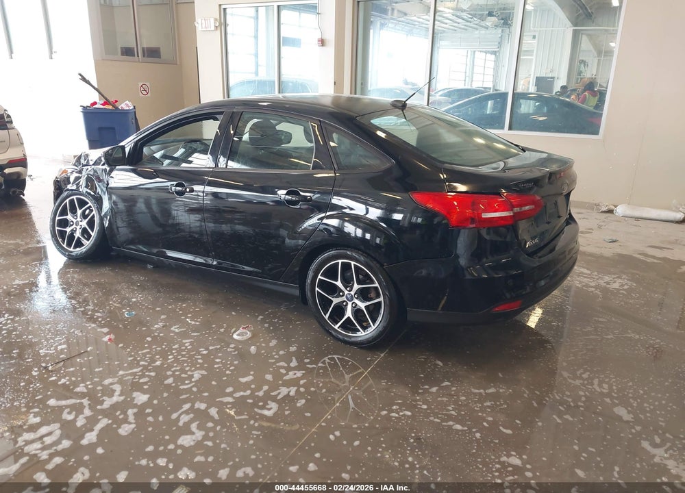 2017 FORD FOCUS SEL VIN: 1FADP3H26HL235801
