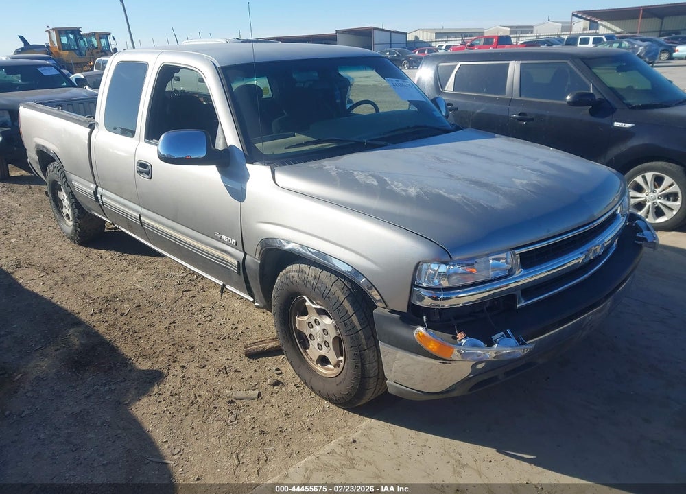 2000 CHEVROLET SILVERADO 1500 LS VIN: 2GCEC19T7Y1270942