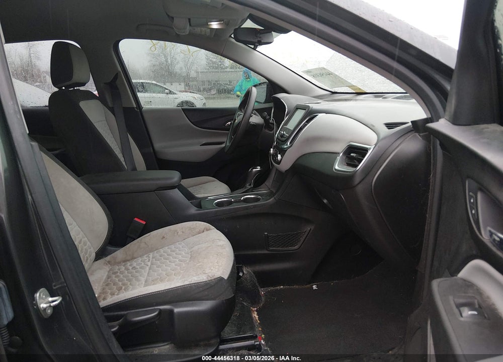 2018 CHEVROLET EQUINOX LT VIN: 2GNAXJEV8J6285203