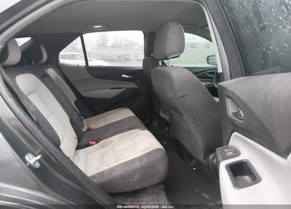 2018 CHEVROLET EQUINOX LT VIN: 2GNAXJEV8J6285203