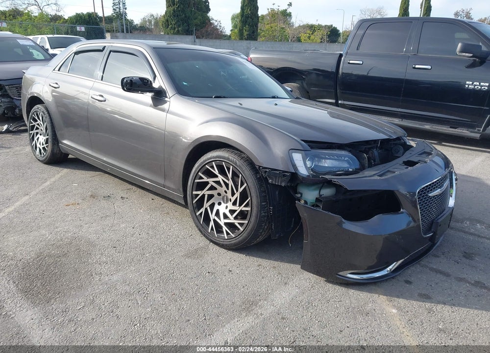 2019 CHRYSLER 300 LIMITED VIN: 2C3CCAEG3KH568567