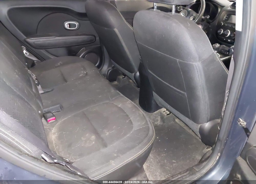 2016 KIA SOUL + VIN: KNDJP3A52G7323785