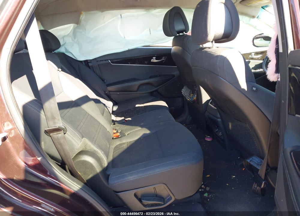 2016 KIA SORENTO 2.4L LX VIN: 5XYPG4A31GG058049