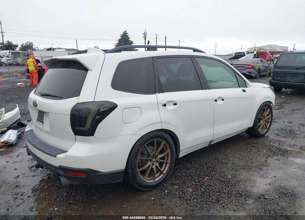 2018 SUBARU FORESTER 2.5I PREMIUM VIN: JF2SJAGC3JH482172